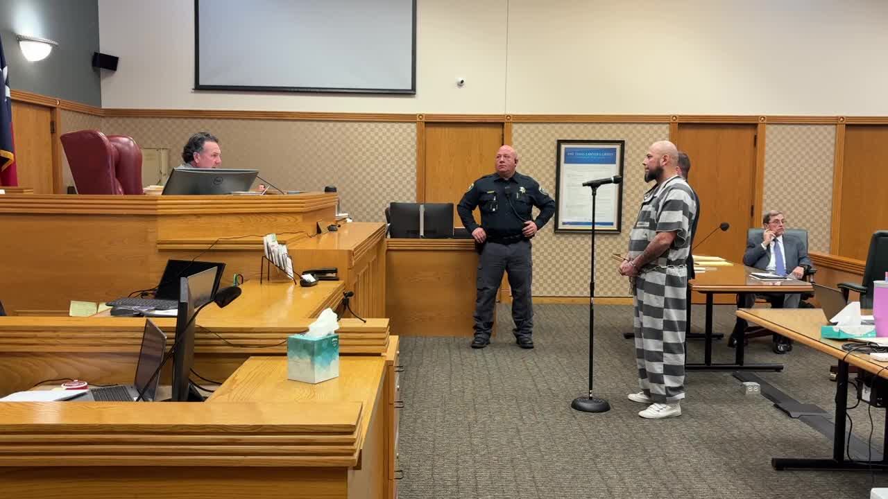 Man accused of attacking Longview bus driver with knife appears in court