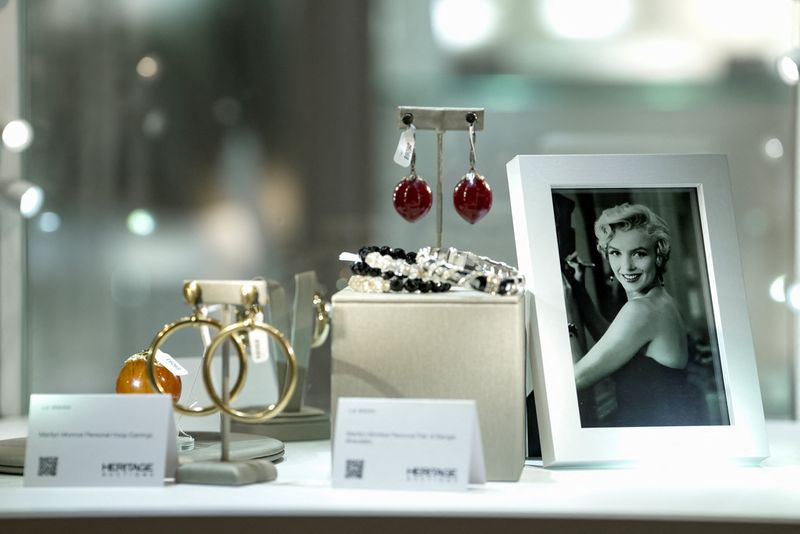 Unseen Marilyn Monroe letters and photos emerge ahead of auction