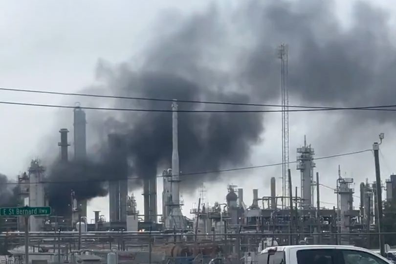 Chalmette explosion: Panic as huge blast rocks PBF Energy refinery in ...