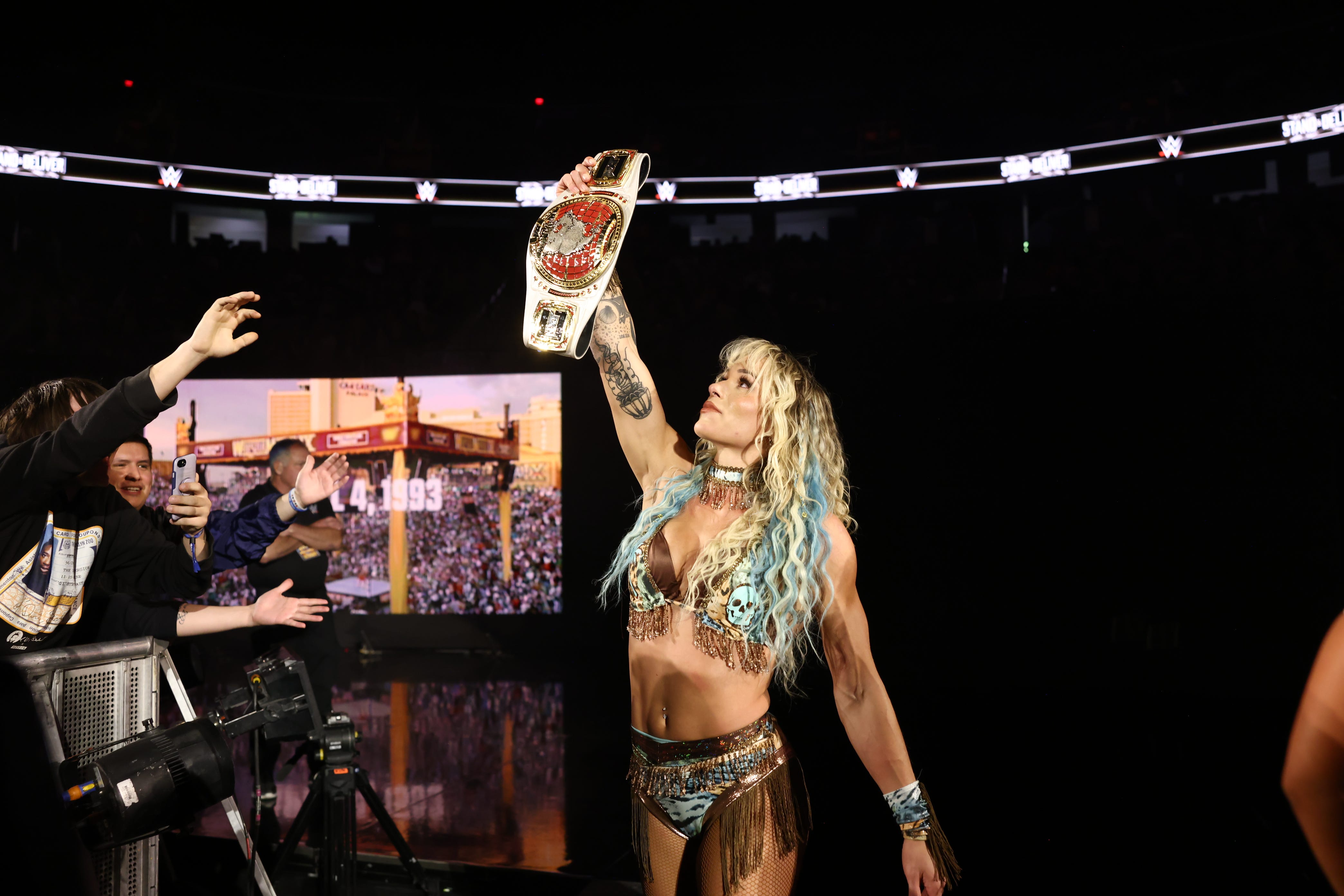 Former Oregon Ducks athlete is now a WWE star