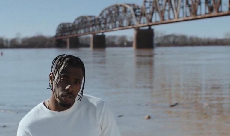 Henderson-native R&B singer James Savage returns home before dropping ...