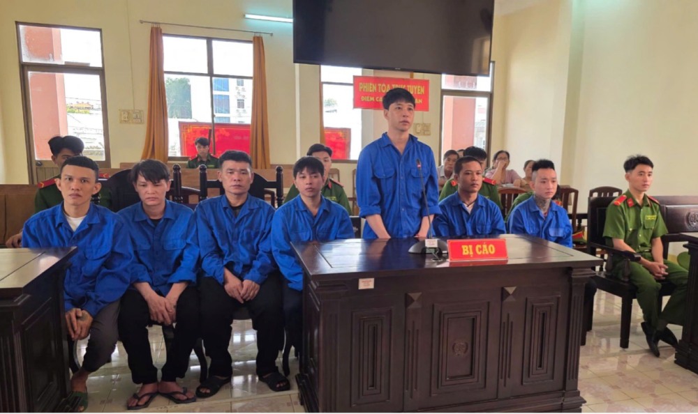 Hành hạ đến chết 1 ngư phủ trên tàu cá ở An Giang, 8 bị cáo lĩnh hơn 75 năm tù