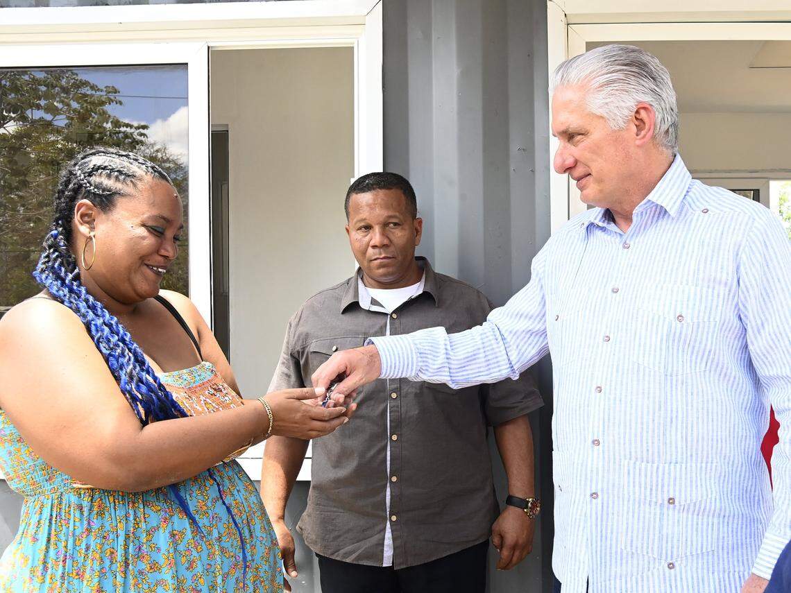 Cuba entrega primeras casas hechas con contenedores y «tecnologías» del ...