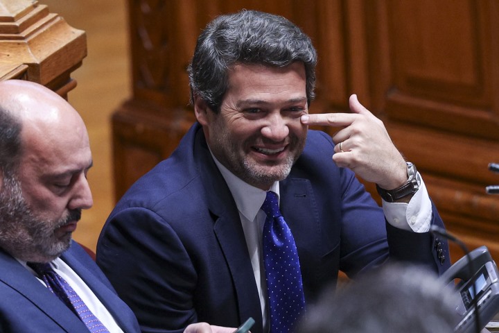 Ventura desafia direita a reconfirmar perda de nacionalidade e admite ...
