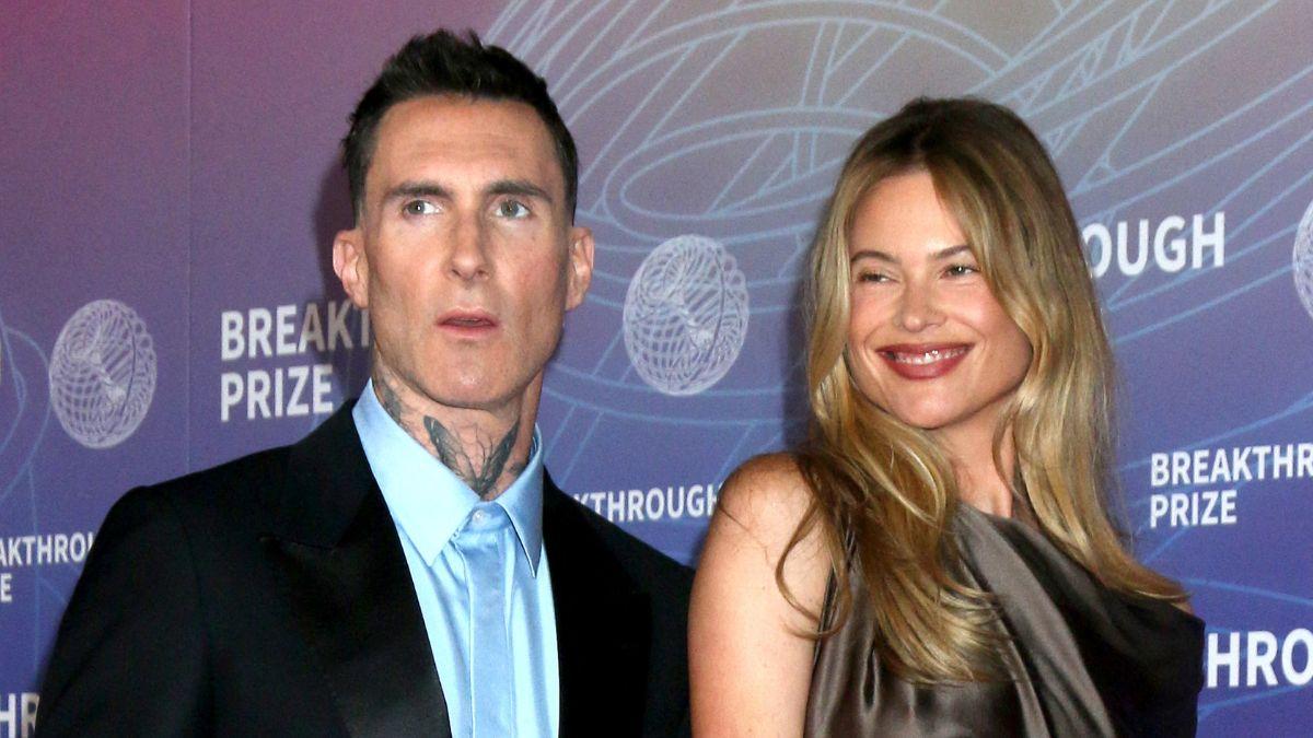 adam levine plastic surgery Image 3