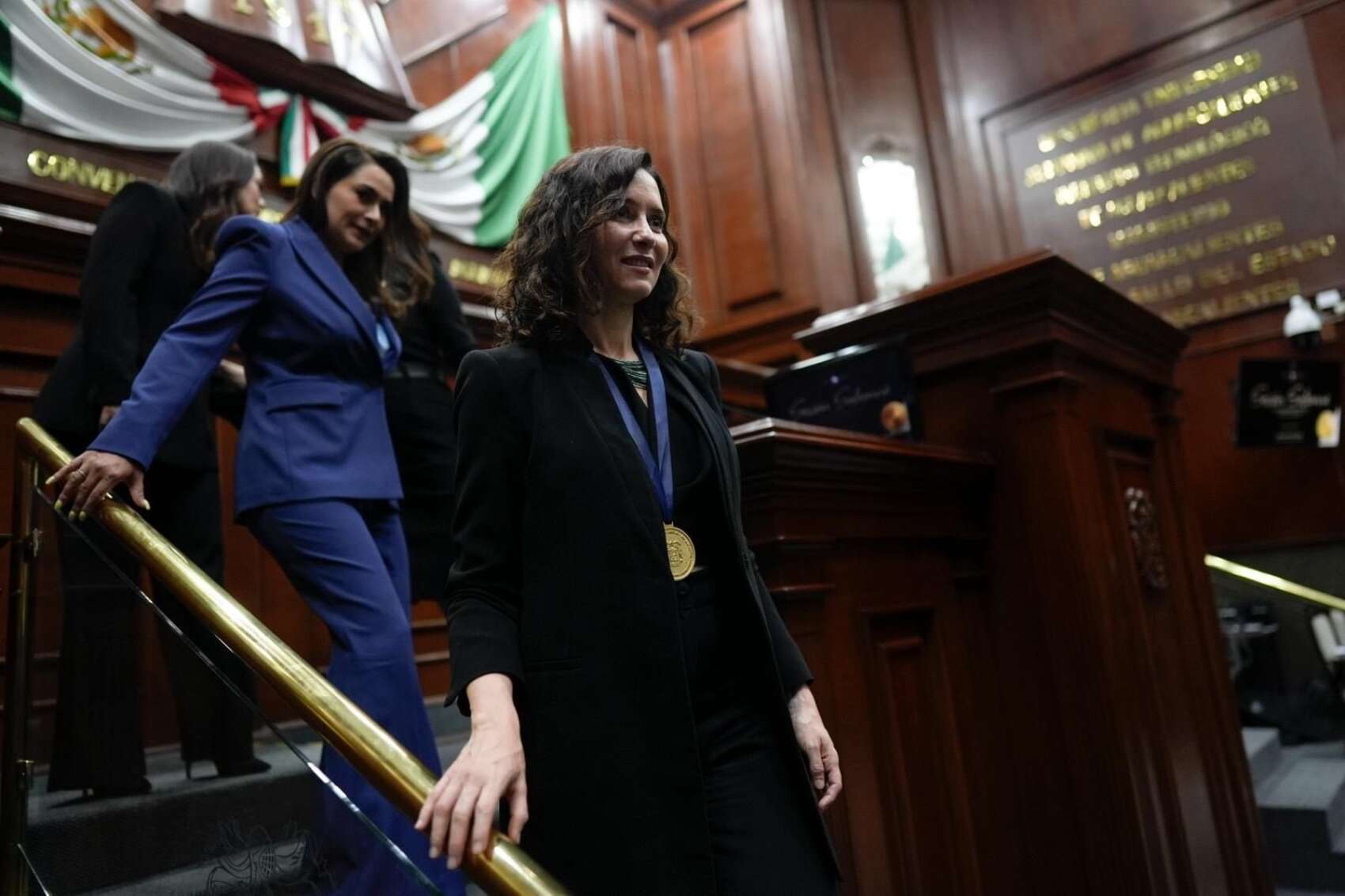 Ayuso suspende el resto de su viaje en México y acusa a Sheinbaum de ...