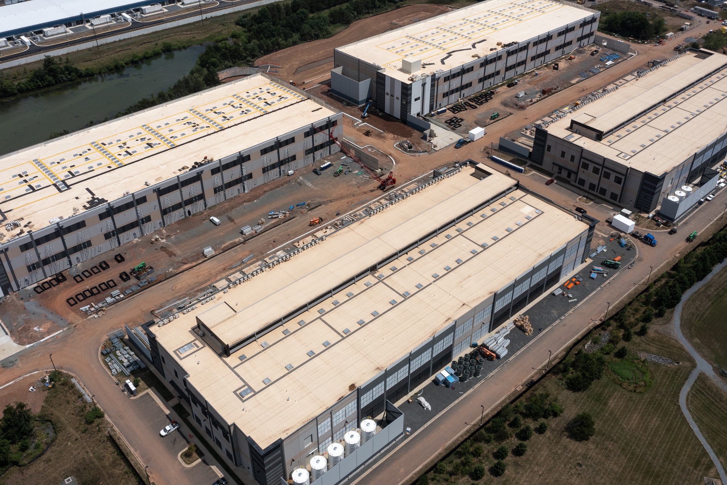 In irony-soaked incident, Amazon data center shuts down due to high ...