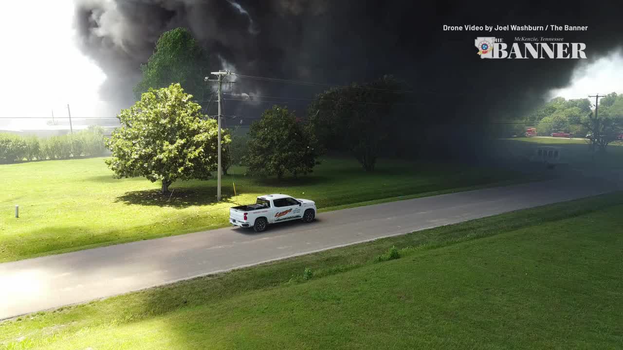 Crews battle large fire at plastics plant in Henry County, TN
