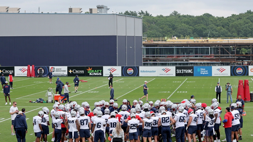 Patriots open rookie mini-camp, sign multiple players