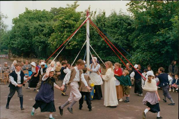 All the best pictures of maypole dancing in Oxfordshire