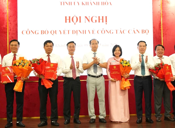 Khánh Hòa điều động, chỉ định nhiều lãnh đạo cấp sở, ngành, địa phương