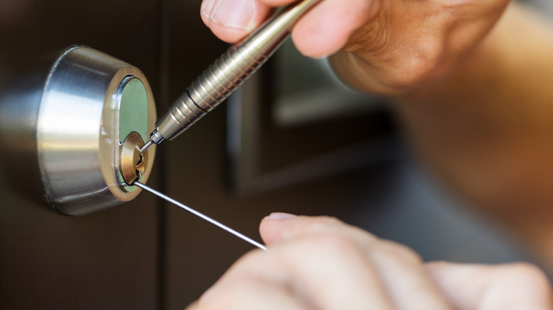 Mistakes everyone makes when installing locks