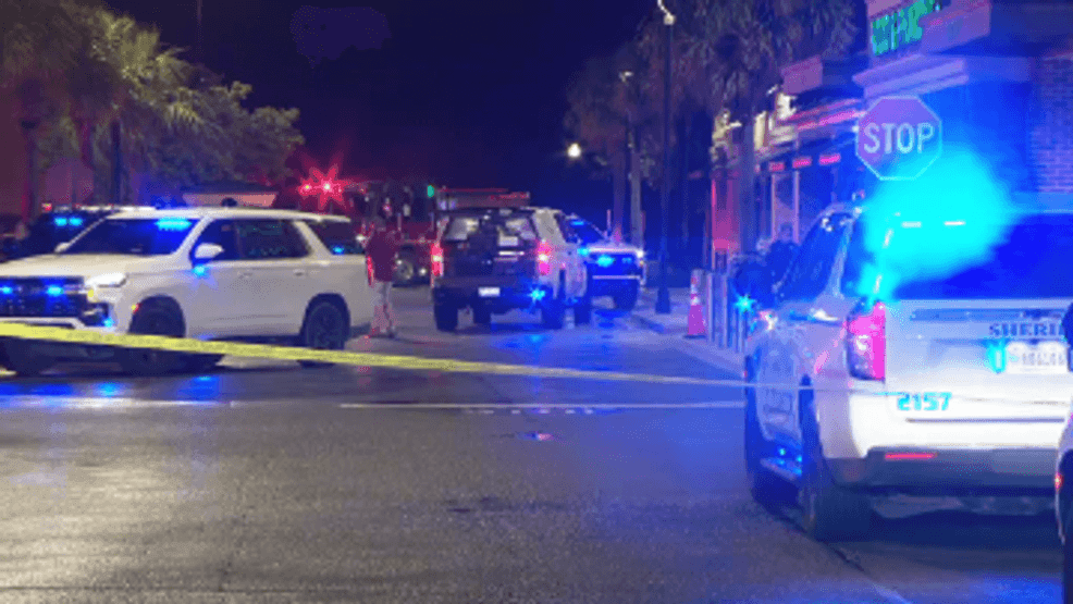 'It was complete chaos': Witness describes panic inside Cane Bay Publix ...