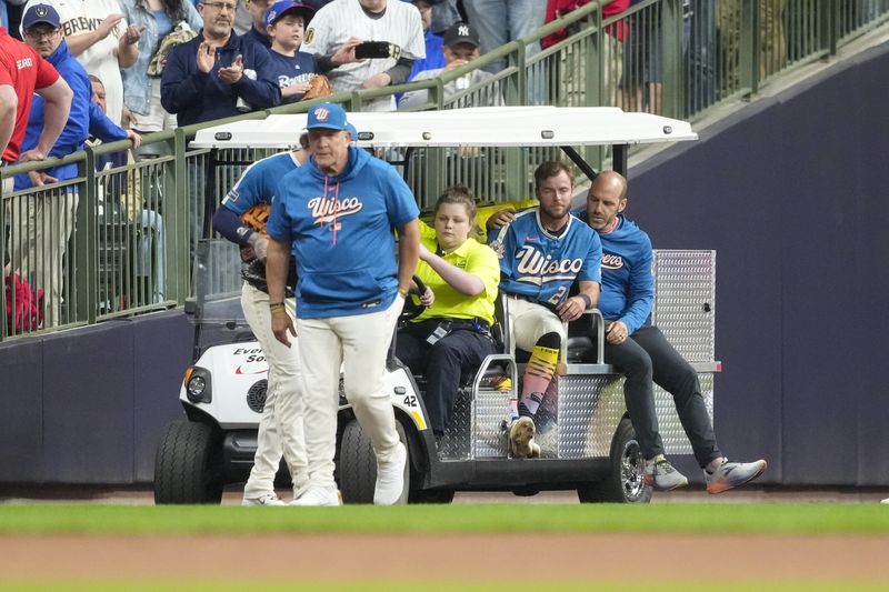 Brewers LF Brandon Lockridge exits with deep cut on knee