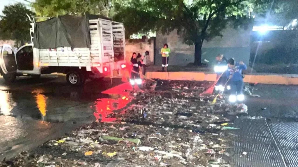 Retiran 30 toneladas de basura de las calles tras intensas lluvias en ...