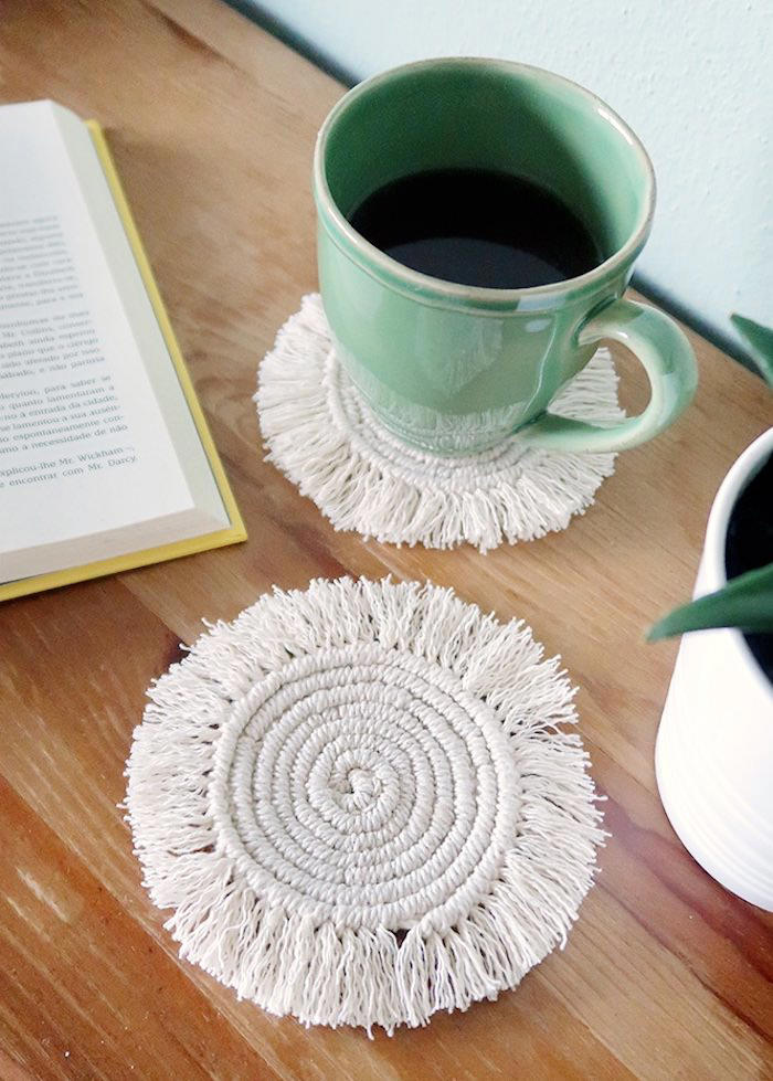 DIY coasters: 50 designs for decor or gifts!