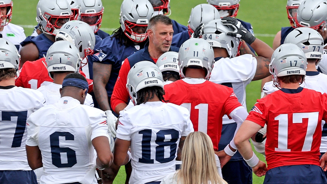 Patriots open rookie mini-camp, sign multiple players