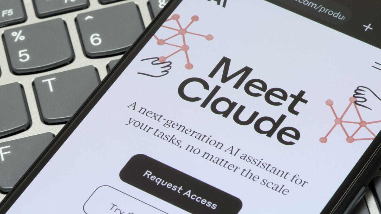 I fixed Claude’s biggest flaws — these 10 prompts help improve its ...