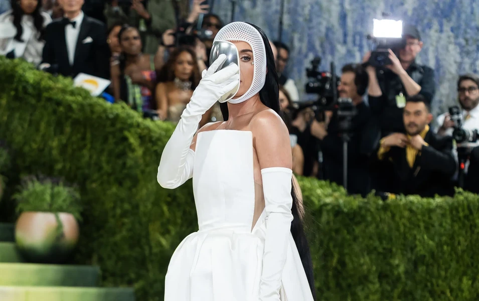 Katy Perry’s masked Met Gala look fuels AI, breakup theories