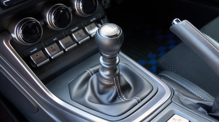 Why manual transmissions are called 'stick shift' in the US
