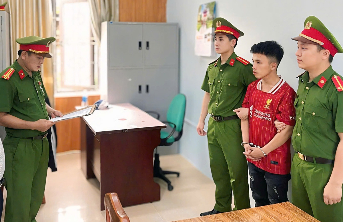 Trộm thẻ ATM của hàng xóm, đoán trúng mật khẩu