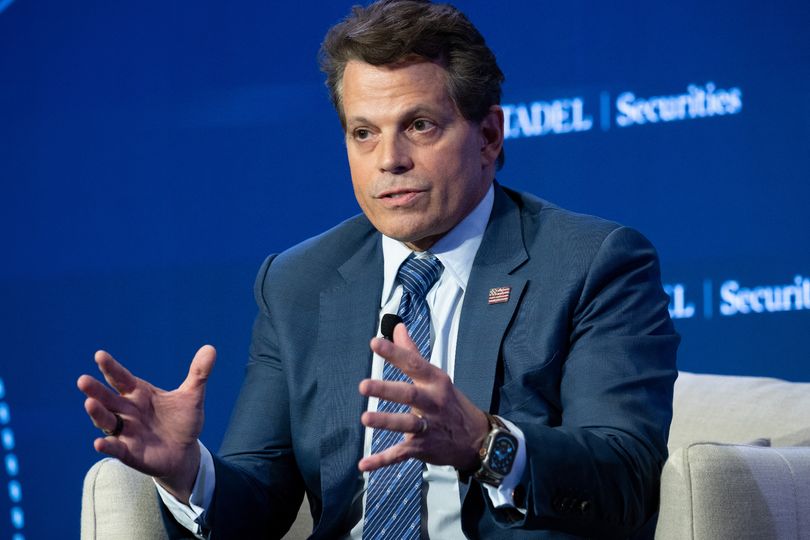 Donald Trump’s ex-communications boss warns president's 'hypermania ...