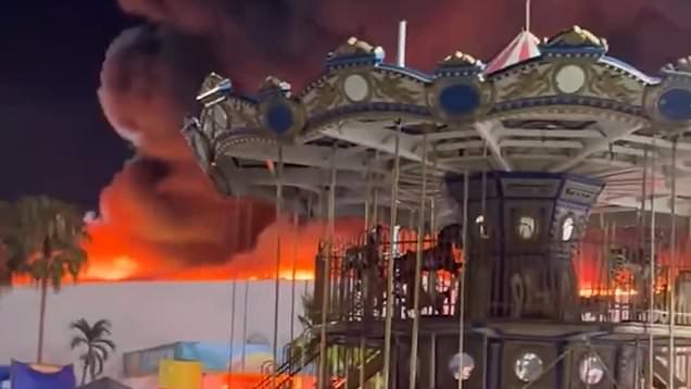 Huge fire at Mexican fairground kills five