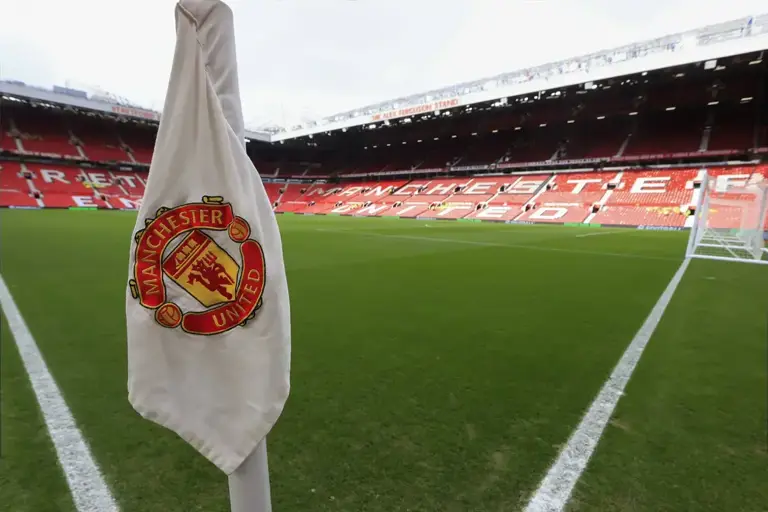 Manchester United forward officially confirms move to Liverpool