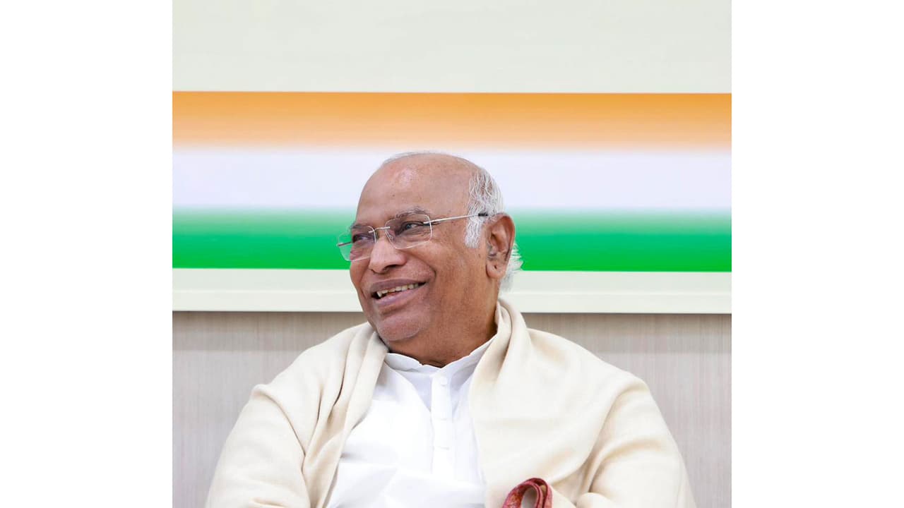 Kharge remembers Rabindranath Tagore, quotes his words on freedom