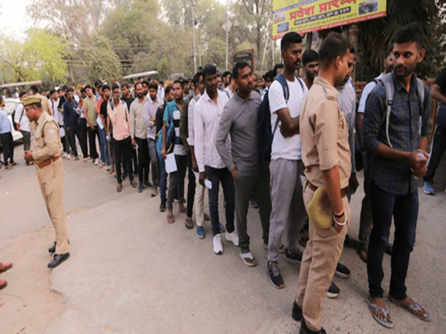 Candidates who passed the UP Police Sub-Inspector recruitment exam ...