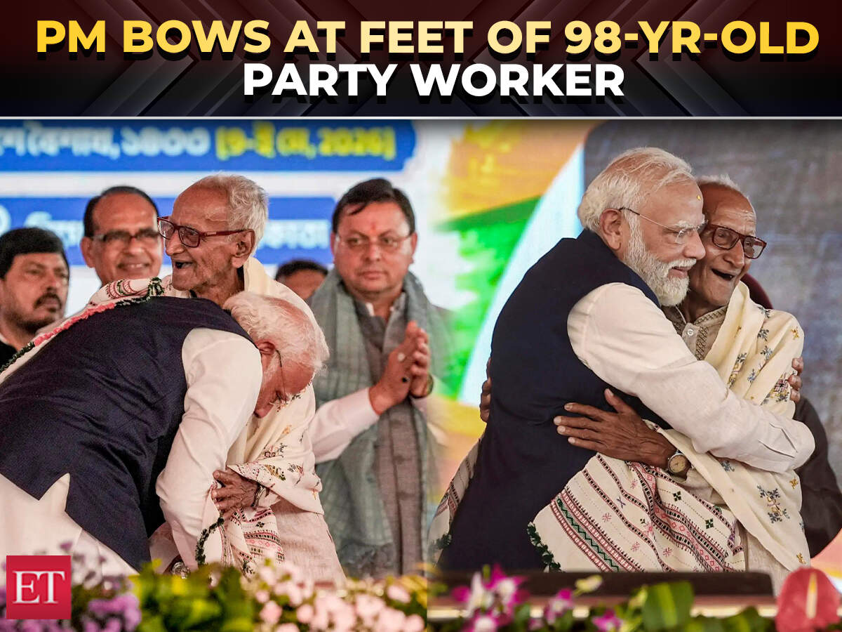 West Bengal: PM Modi touches feet of 98 yr BJP worker, Makhanlal Sarkar