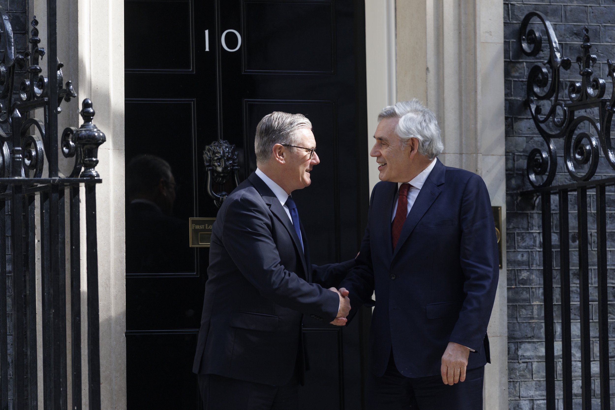 Gordon Brown returns after cabinet ministers refuse to back Keir Starmer