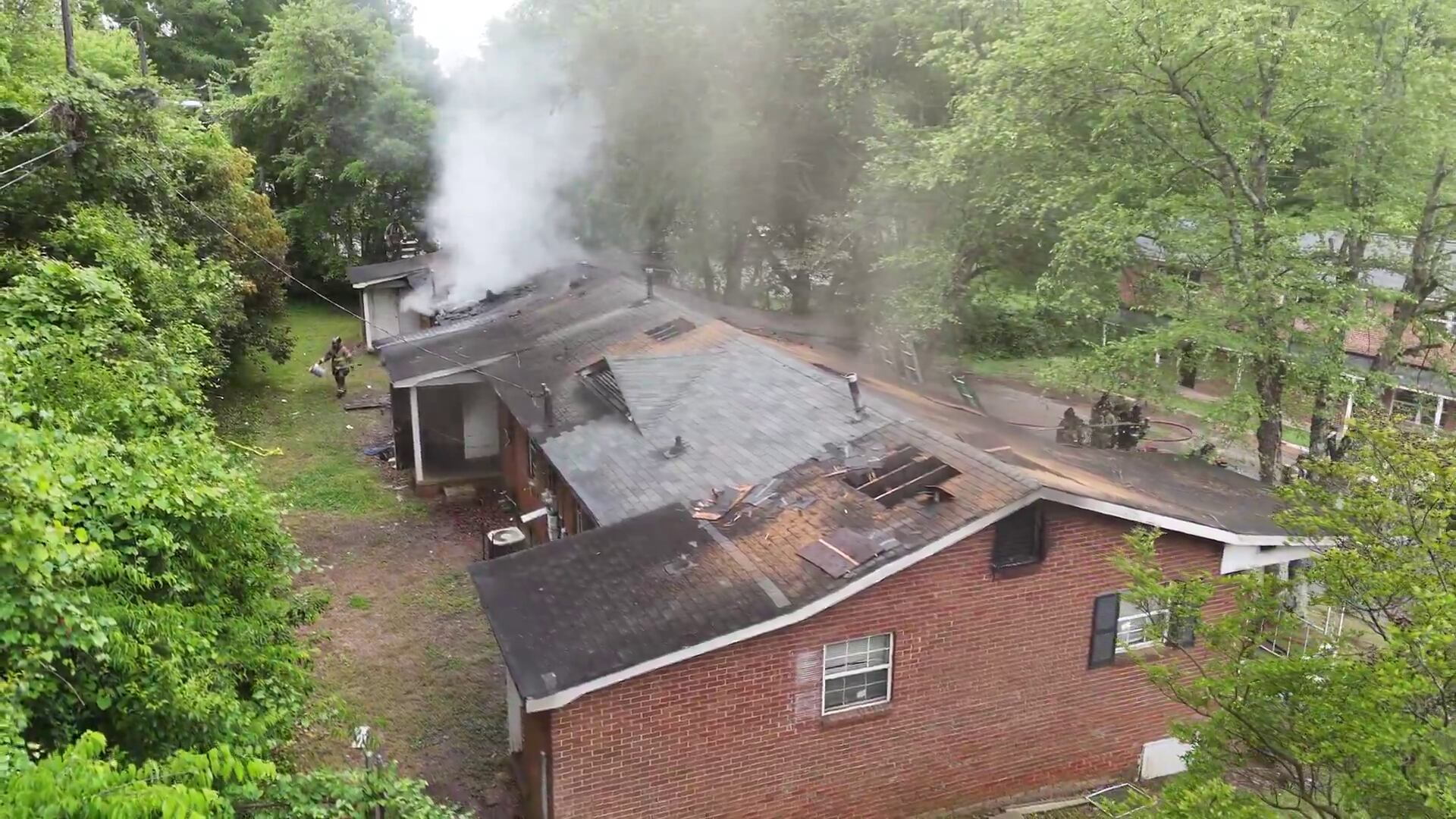 Crews battle fire in west Charlotte apartments