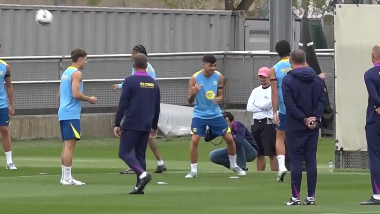 Harmonious Barca squad prepare to face crisis-ridden Real Madrid in ...