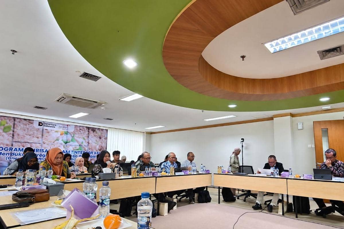 BUMN Pangan Kolaborasi dengan Ahli Peternakan Kembangkan Ayam Lokal