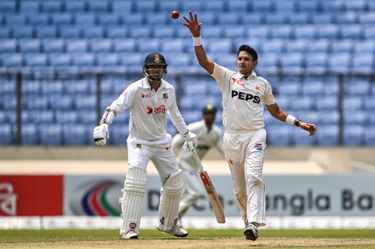 Abbas takes five wickets to put Pakistan ahead in Bangladesh Test