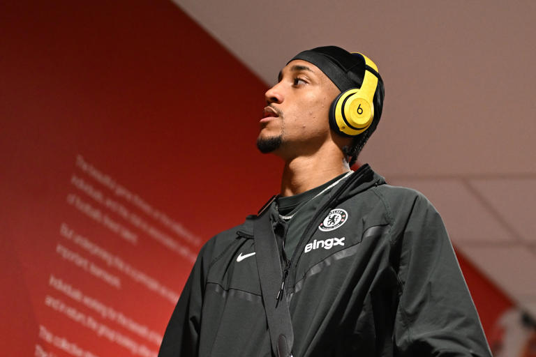 Liverpool vs Chelsea: Isak on the bench, Joao Pedro starts - Live