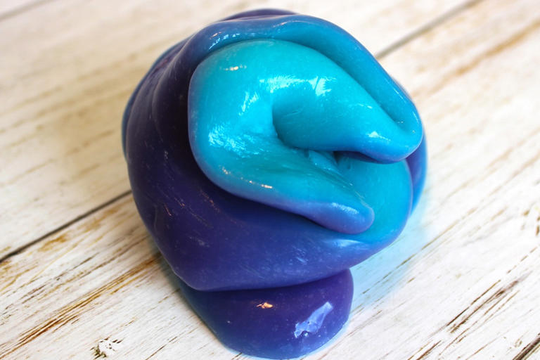 Color changing slime that changes right in your hands