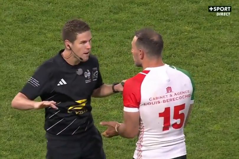 'Most bizarre yellow card ever' leaves rugby fans stunned and referee ...