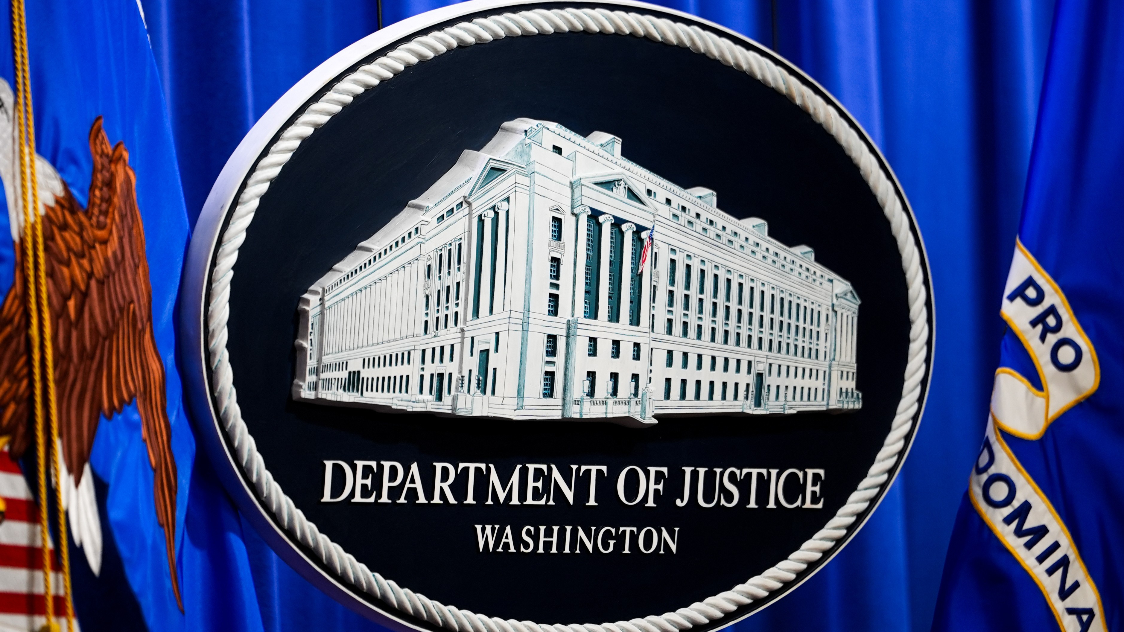 North Carolina man charged with threatening to kill federal officials ...