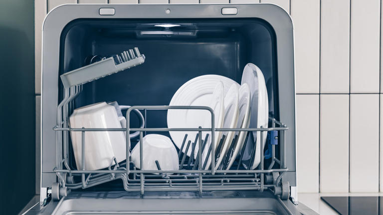 Portable vs built-in dishwashers: How to choose what's best for your ...