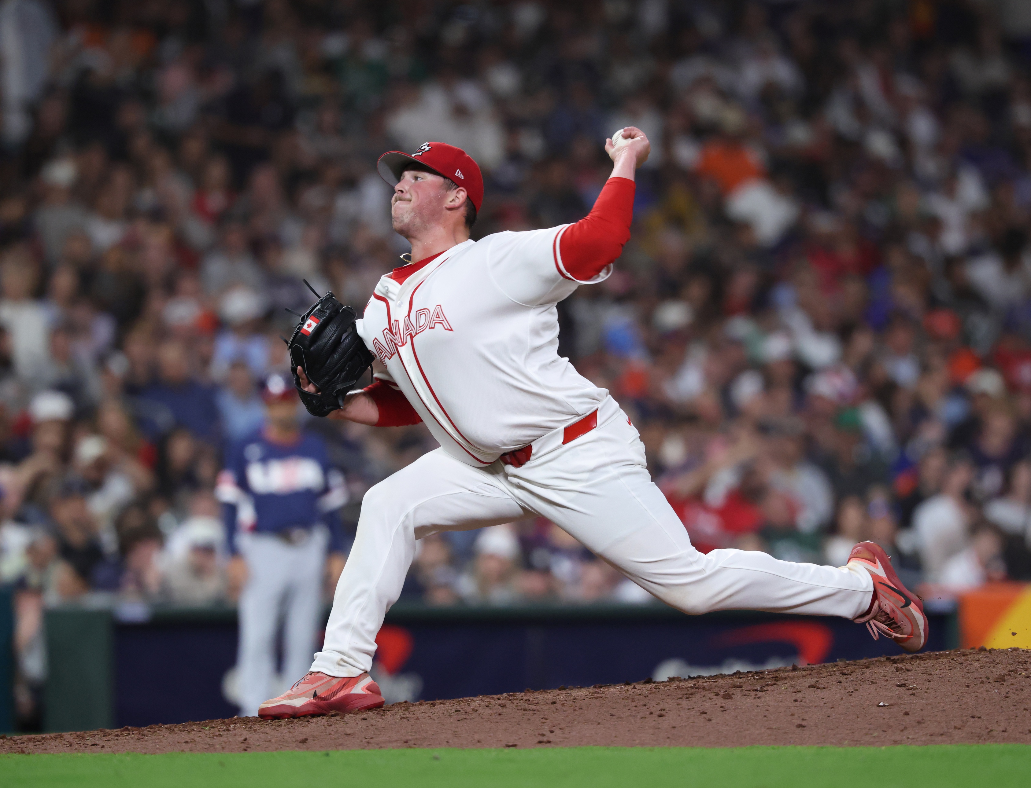 Rare MLB trade sends former Gold Glove winner to Guardians, pitching ...