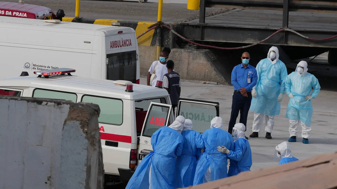 Experts question CDC's response amid hantavirus outbreak on cruise ship