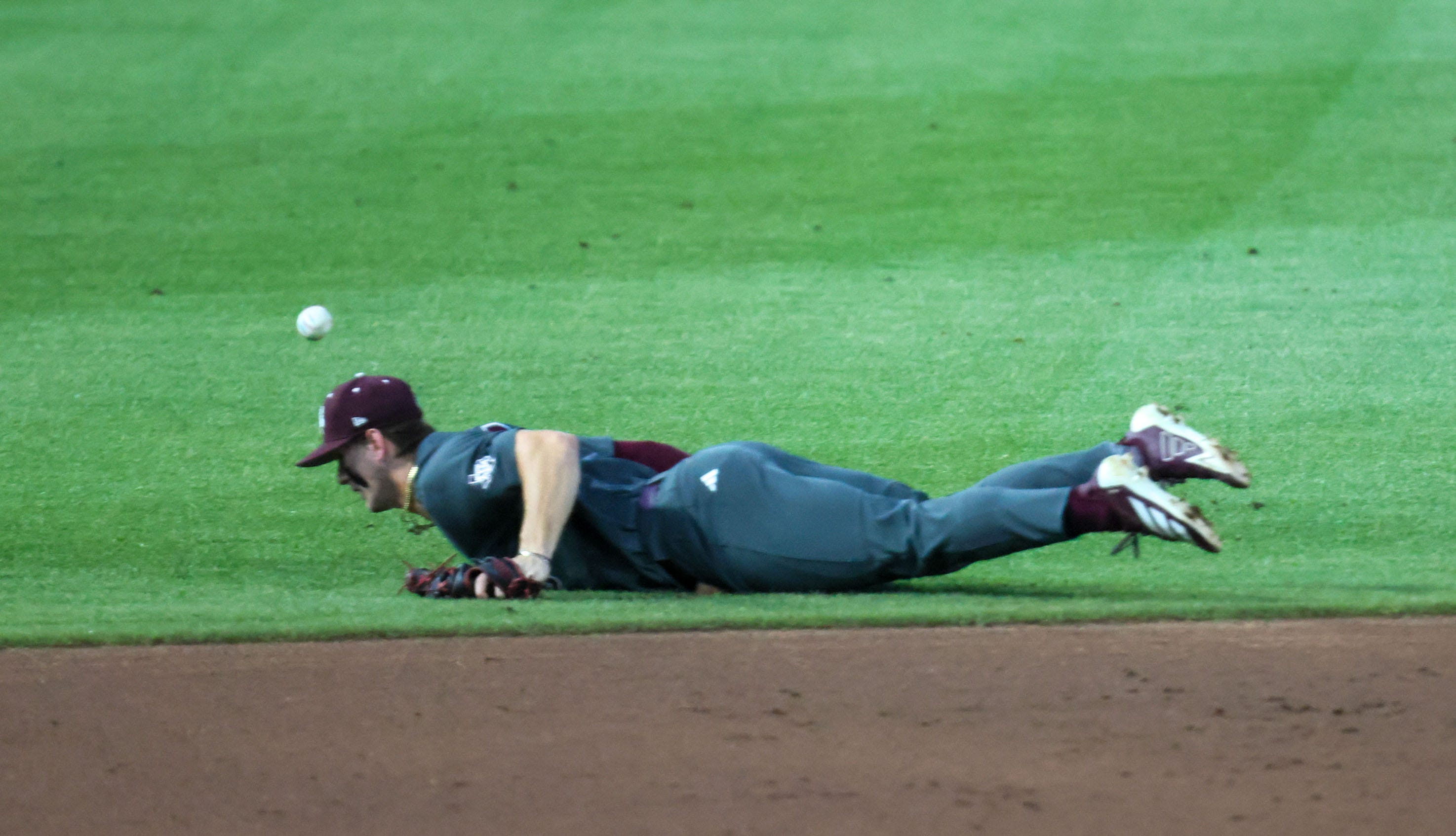 Texas A&M freshman's injury revealed after leaving Game 1 vs. Ole Miss