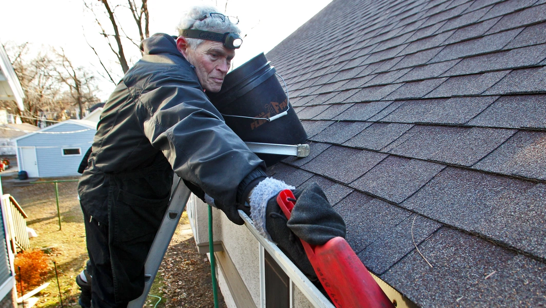 Ladder safety tips every DIYer should know