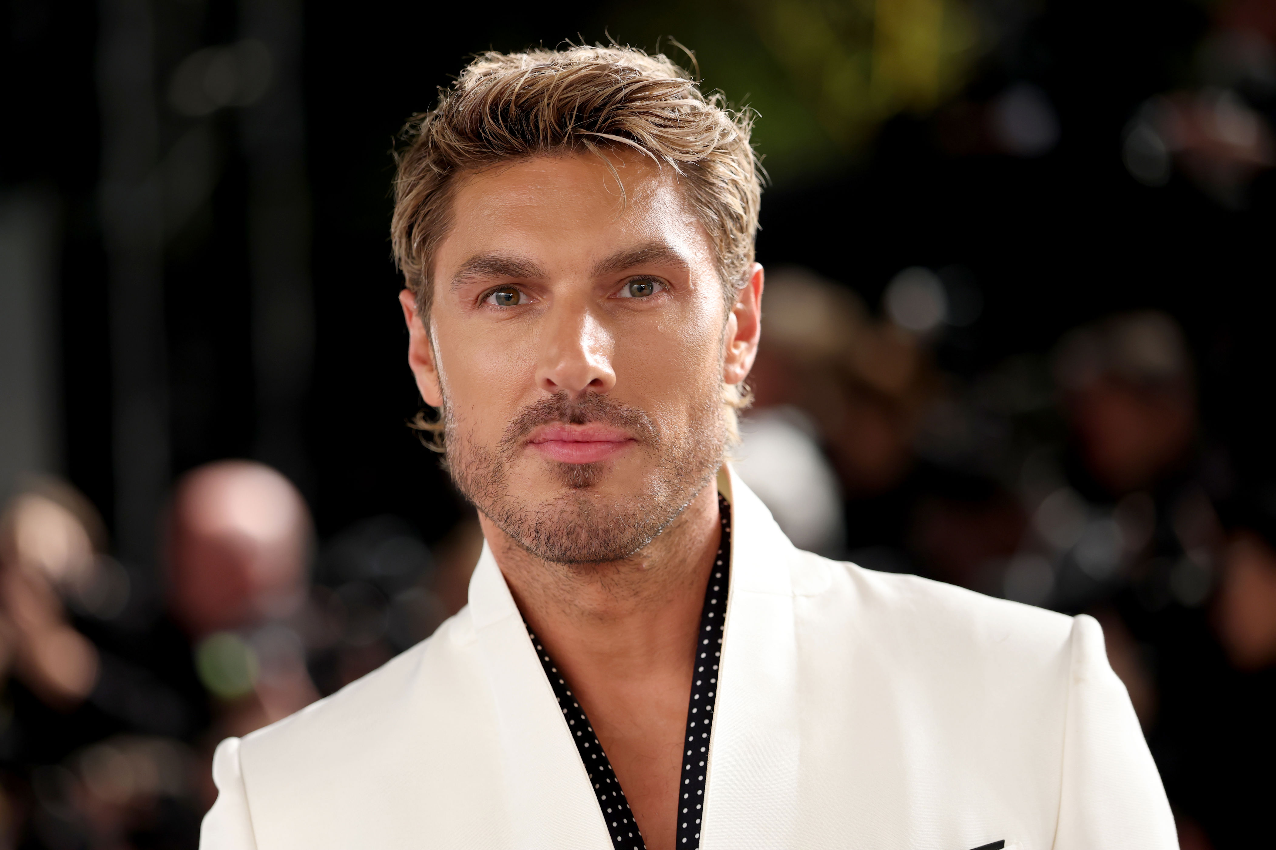 Kim Kardashian’s hairstylist Chris Appleton defends his jaw-dropping ...