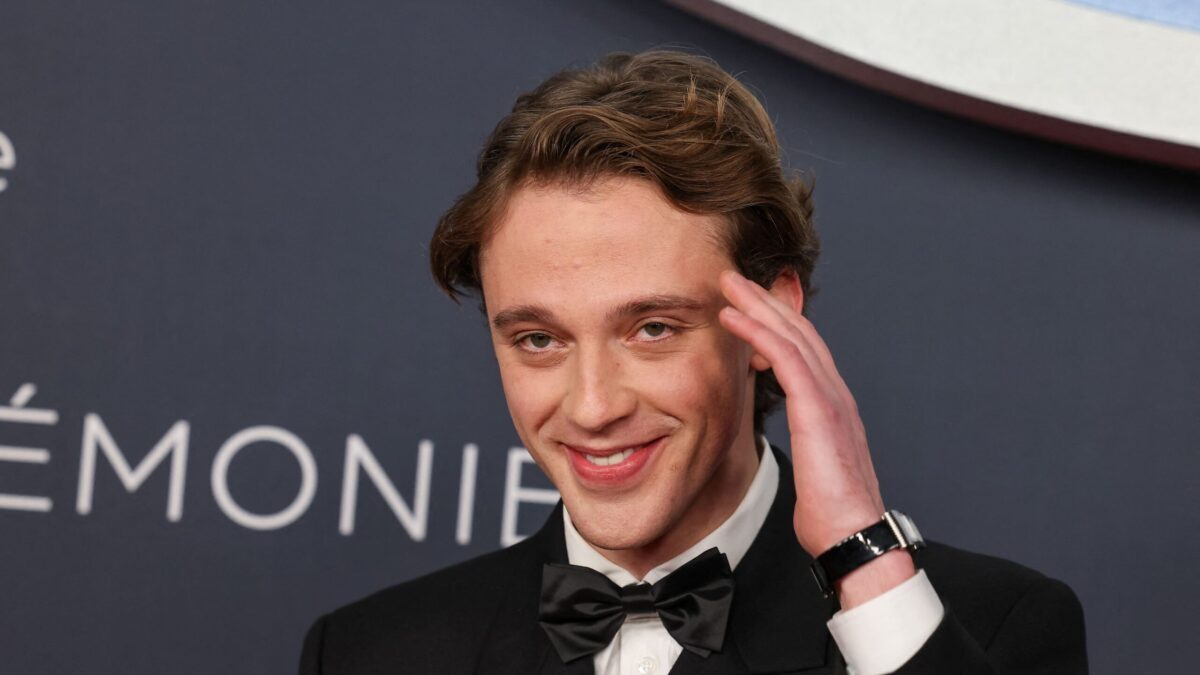 Biopic de Johnny : Benjamin Voisin chantera comme le Taulier grâce à ...