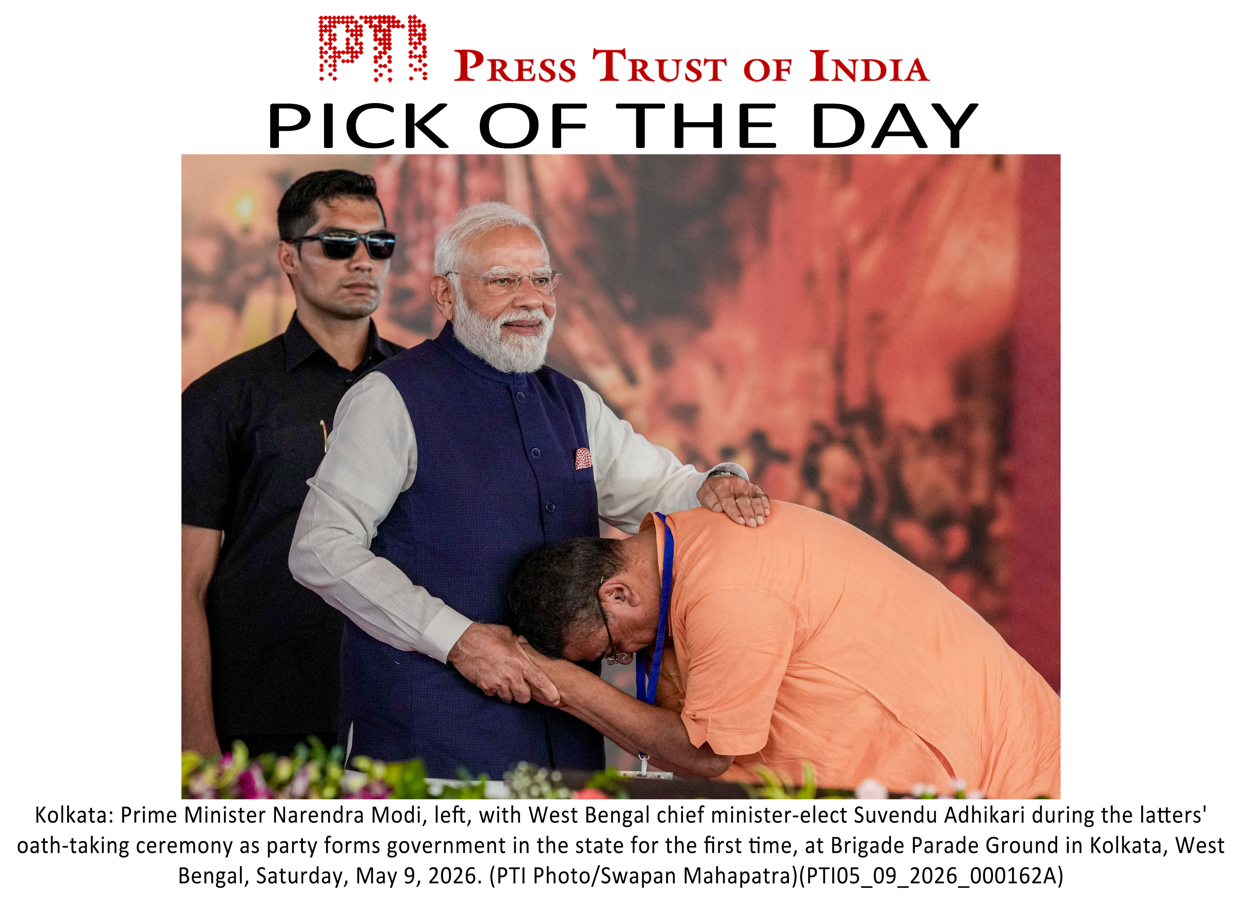 PM Modi enquires with Shinde about bad weather encountered by his ...