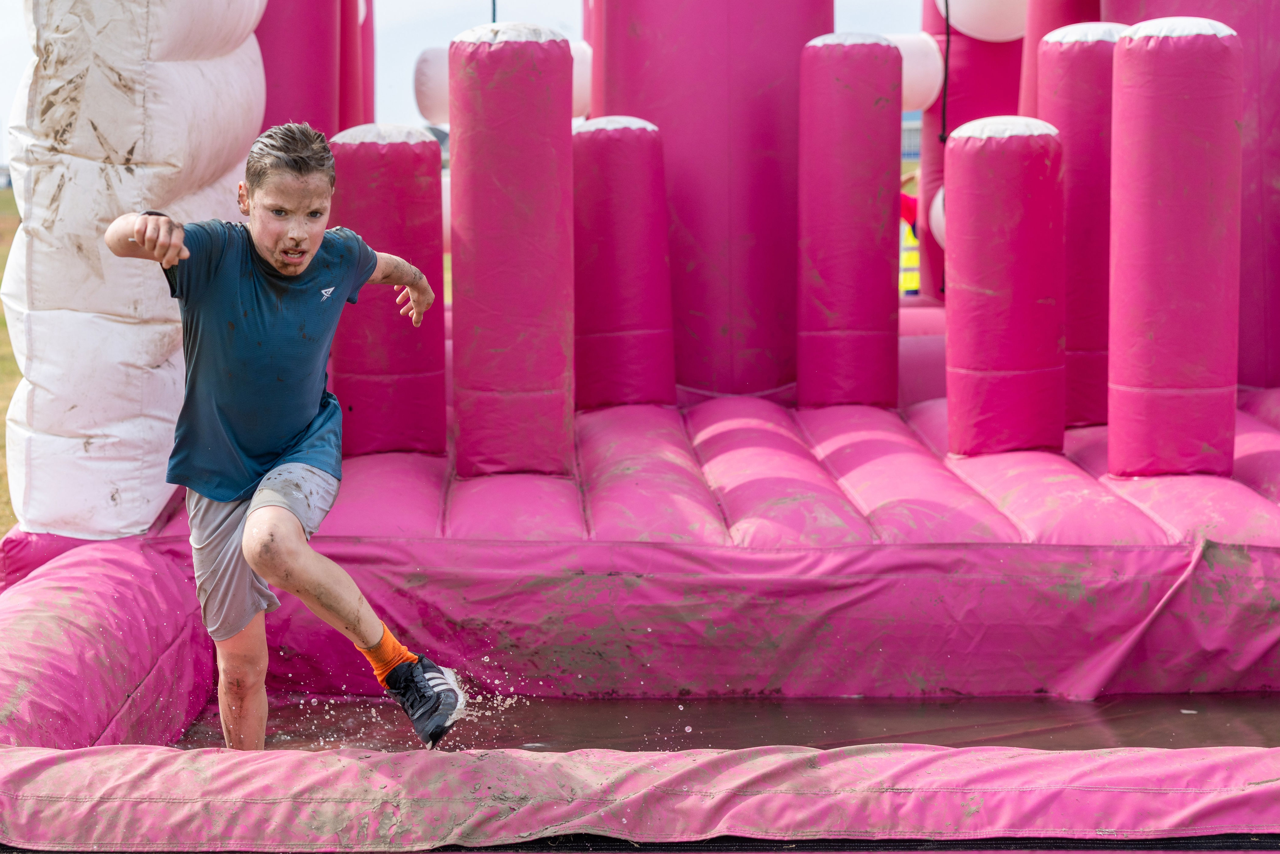 26 great pictures of the Pretty Muddy kids event at Cancer Research UK ...