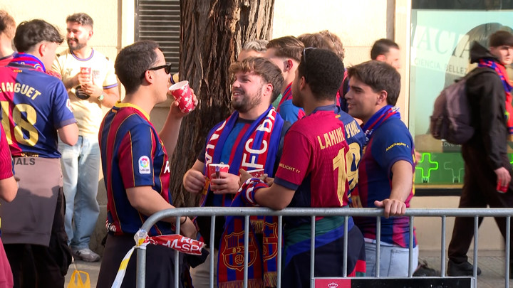 Barça y Madrid se enfrentan en 'El Clásico' que puede decidir la Liga
